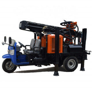 200m 22 HP Futian Brand Tricycle Mounted Hydraulic DTH Drilling Rig ด้วยพลังงานอากาศที่สูงกว่า