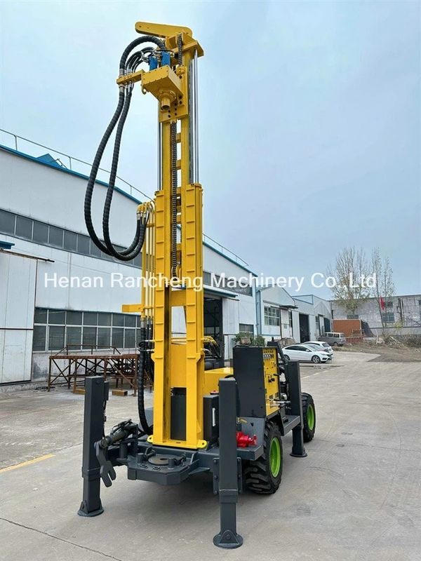 เครื่องเจาะรูที่ติดรถยนต์สี่ล้อประสิทธิภาพสูง ความลึก 220m เครื่องยนต์แรง 65KW