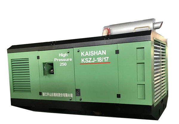 18m3/Min การส่ง 1.7Mpa ความดันเจาะประเภทอากาศ เครื่องปรับอากาศ 80L ความจุน้ํามัน