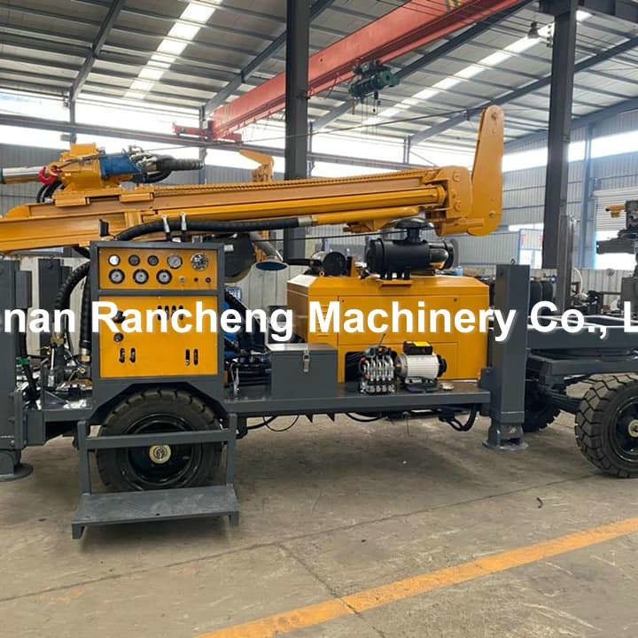 220m 65KW Quanchai เครื่องยนต์ ล้อติดตั้งเครื่องเจาะบ่อน้ํา ด้วยแรงยก 13T