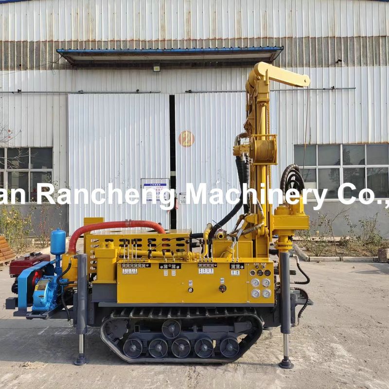 ความลึกในการเจาะ 150m เครื่องเจาะพนม DTH Crawler สําหรับน้ํา เครื่องเจาะบ่อน้ํา เครื่องเจาะบ่อน้ํา เครื่องขับโดยเครื่องยนต์ดีเซล