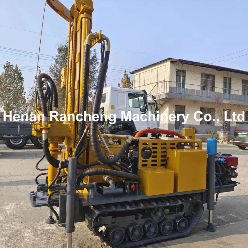 ความลึกในการเจาะ 150m เครื่องเจาะพนม DTH Crawler สําหรับน้ํา เครื่องเจาะบ่อน้ํา เครื่องเจาะบ่อน้ํา เครื่องขับโดยเครื่องยนต์ดีเซล