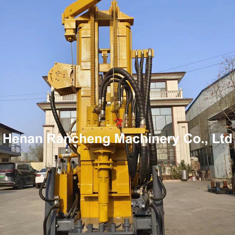 ความลึกในการเจาะ 150m เครื่องเจาะพนม DTH Crawler สําหรับน้ํา เครื่องเจาะบ่อน้ํา เครื่องเจาะบ่อน้ํา เครื่องขับโดยเครื่องยนต์ดีเซล