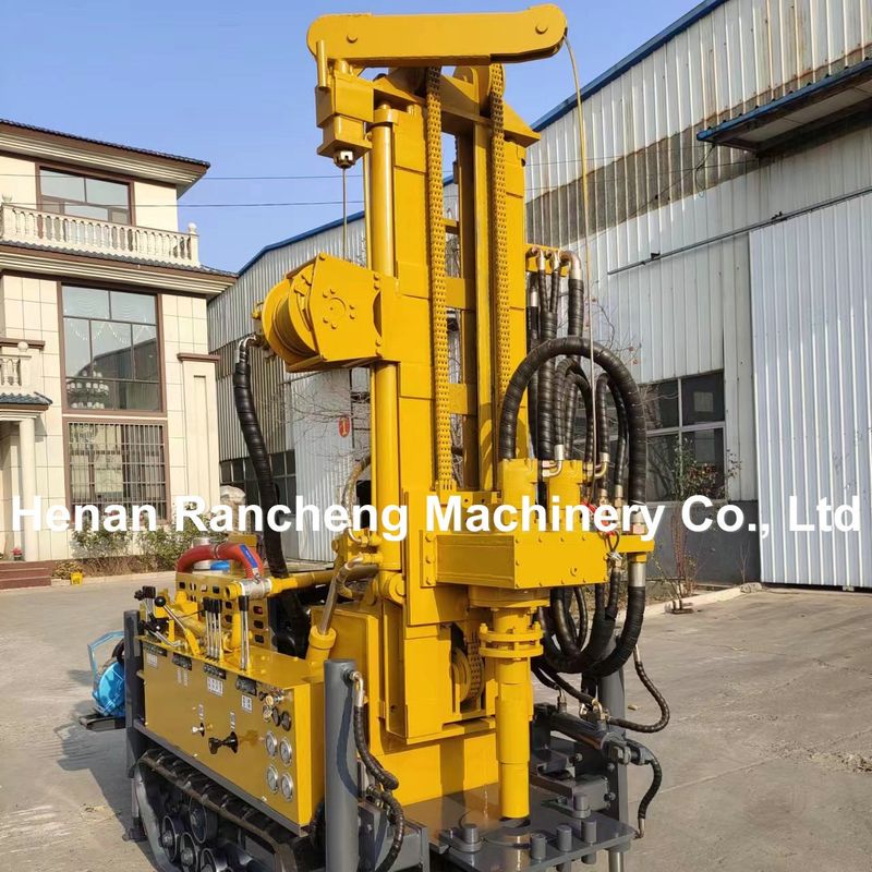 ความลึกในการเจาะ 150m เครื่องเจาะพนม DTH Crawler สําหรับน้ํา เครื่องเจาะบ่อน้ํา เครื่องเจาะบ่อน้ํา เครื่องขับโดยเครื่องยนต์ดีเซล