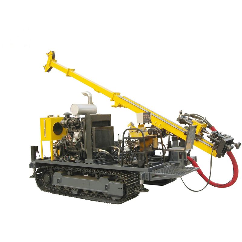 ความเร็ว 2200rpm ไฮดรอลิก Crawler Core Drilling Rig ขับเคลื่อนโดย 74KW Cummins เครื่องยนต์ดีเซล