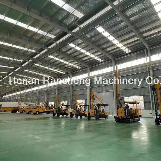 รถขับไฟฟ้าพลังแสงอาทิตย์ RCH530D สําหรับเครื่องยนต์ดีเซล 70KW อัตราการไหลของระบบไฮดรอลิก