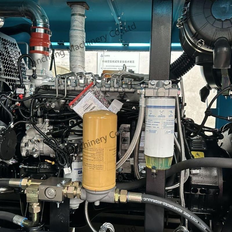 รถยนต์สี่ล้อ รุ่น LGCY17-18-18/15TK เครื่องปรับอากาศ ความดันทํางาน 18bar 210HP เครื่อง Cummins สําหรับการเจาะ 150-200m