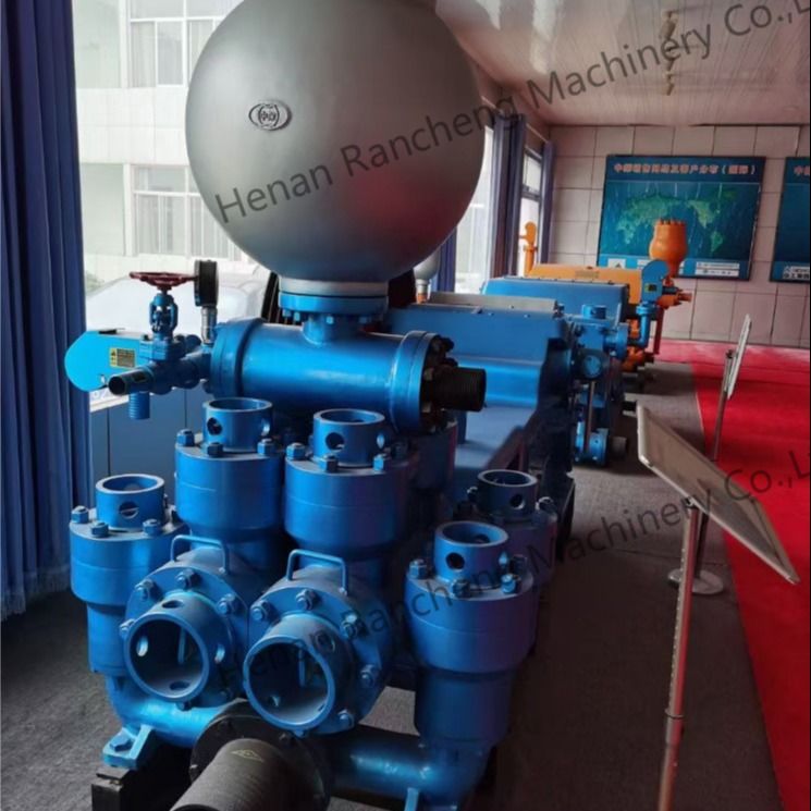 พลังงาน 185KW ความดันสูงสุด 7MPa ปั๊มดินเจาะสําหรับโครงการบ่อน้ําลึก 1000m 7200kg